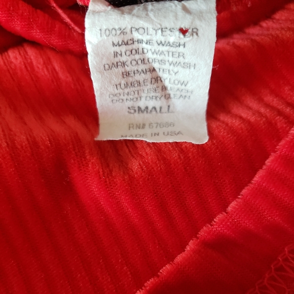 Louise Paris S 100% Polyester Red Turtle Neck Sweater - Picture 6 of 6